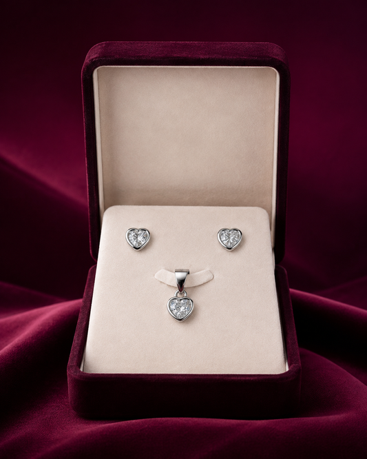 925 Sterling Silver Sparkling Heart Pendant & Earrings Set